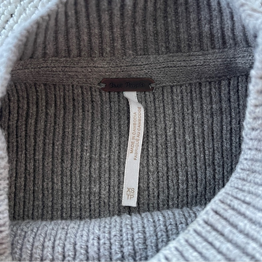 Free People Women’s Gray Women's Crew Neck Sweater XS - Picture 14 of 16